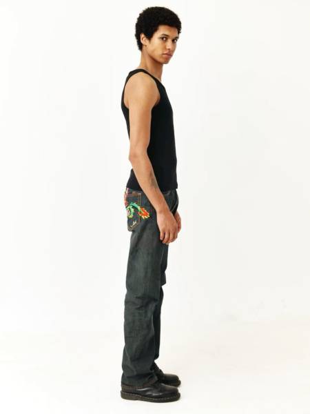 photo book homme coté droit