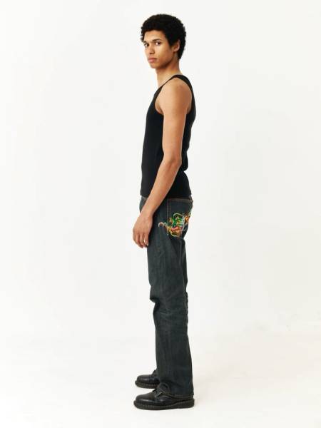 photo book homme coté gauche