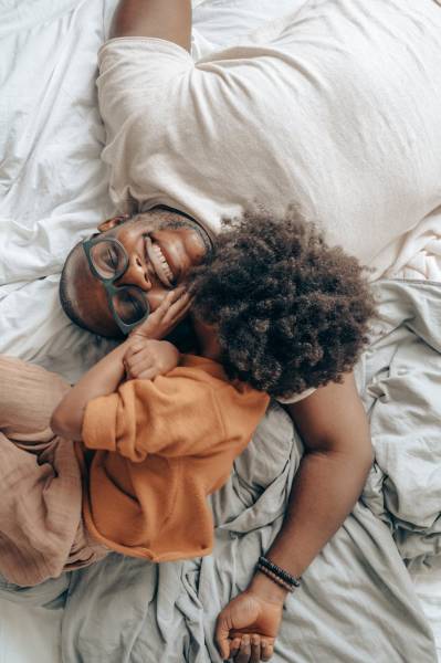 shooting photo de famille drôle à Macôn et Lyon avec un photographe