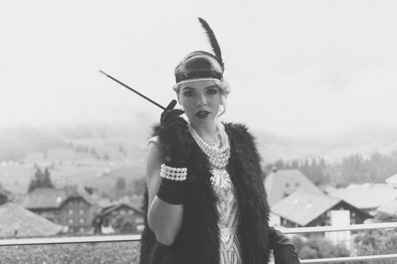 Shooting photo vintage en noir et blanc en studio à Lyon