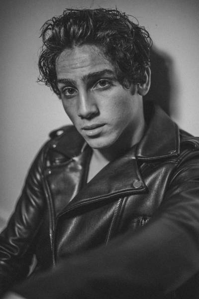 Shooting photo vintage en noir et blanc en studio à Lyon